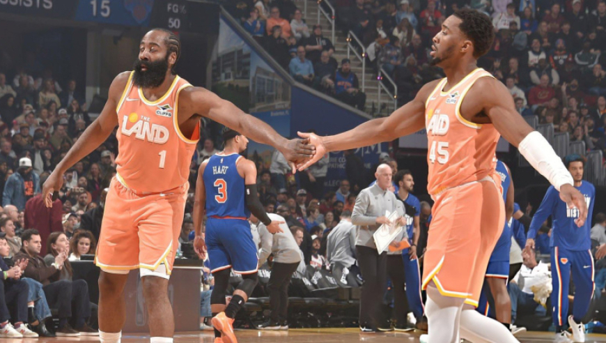 骑士拒绝尼克斯横扫赢下关键战！登球合砍43分引领大胜 近9战8胜1负