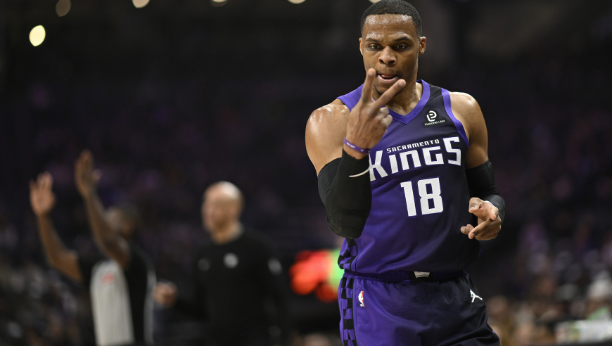 轰26+6+6三分，威少暴揍老东家！继快船后又一倒数第一4连胜北伐