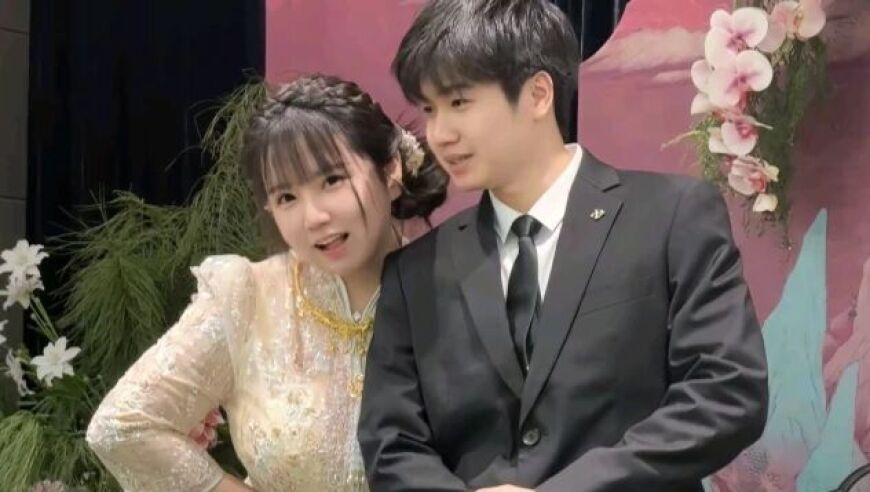 前OMG打野晒订婚照，太有夫妻相了