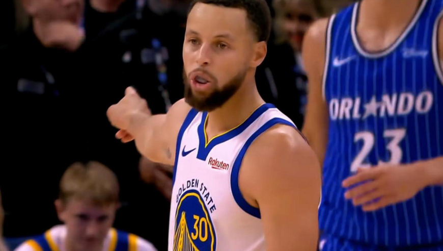 库日天！库里第二节连拿11分 勇士两分钟轰出15-4追回落后分差