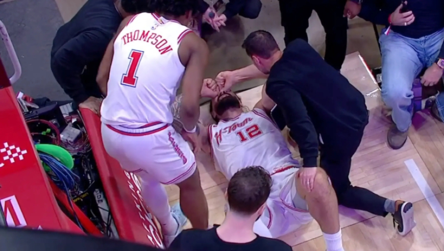 火箭遭重创！亚当斯脚踝三级扭伤无限期缺阵 卡佩拉将被寄予厚望