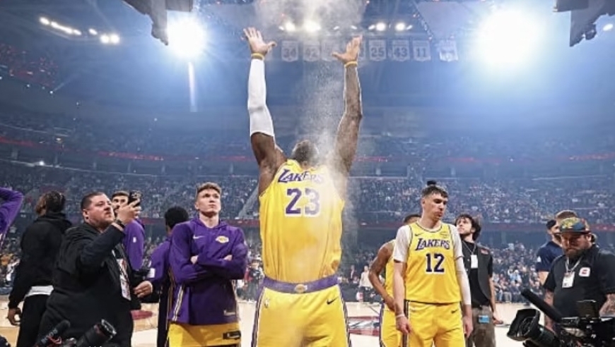 太不讲理了！詹姆斯刷爆NBA79年绝无仅有的纪录，真被你做到了！