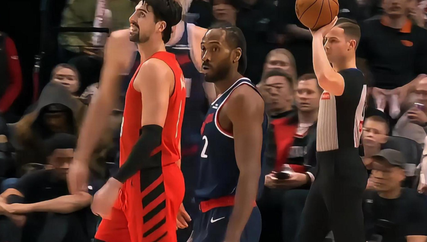 离谱到夸张！莱昂纳德不到10秒时间连造开拓者三次犯规两罚全中