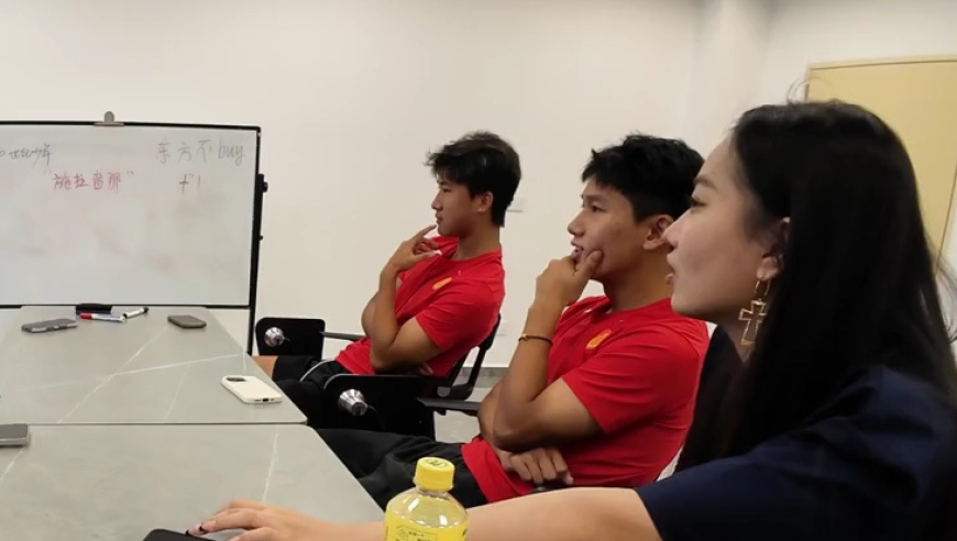 解锁之旅 BP机干什么用的？调制解调器见过吗？正大综艺和开心辞典是什么？当80后和00后坐在一起，展开了一场跨越了20年的代沟PK