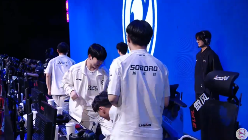 IG拿下赛季首胜！JDG劣势开大龙白给哄堂大笑