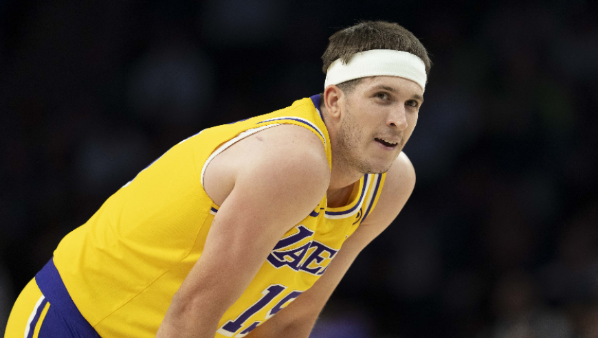 湖人92-121雷霆 球员评价：1人勉强及格，9人崩盘