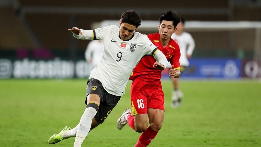 拜合拉木表哥：我表弟父母去世后他家里特困难，爷爷养着他长大