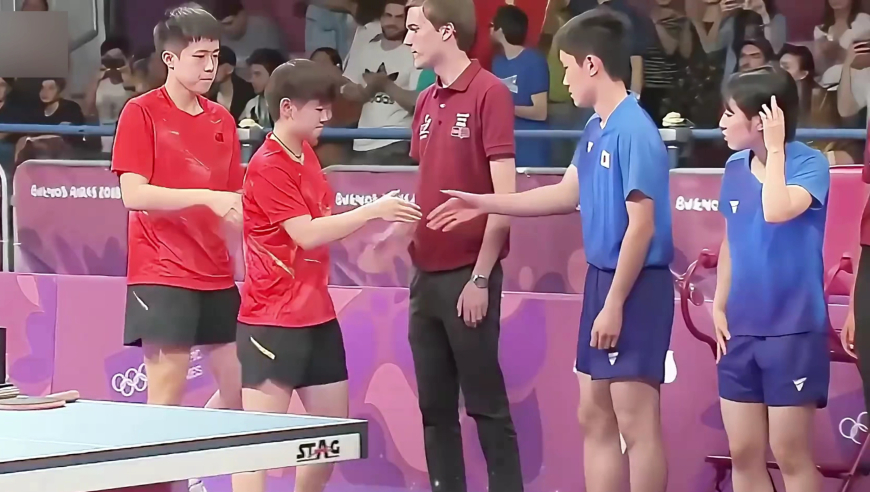 青奥会最争议一幕，王楚钦怒摔球拍袒露，少年傲骨震撼全场｜体坛记忆
