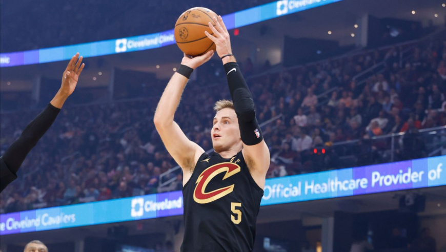 梅神降临！梅里尔轰32分+三分10中9创生涯纪录：哈登喂饼吃饱了