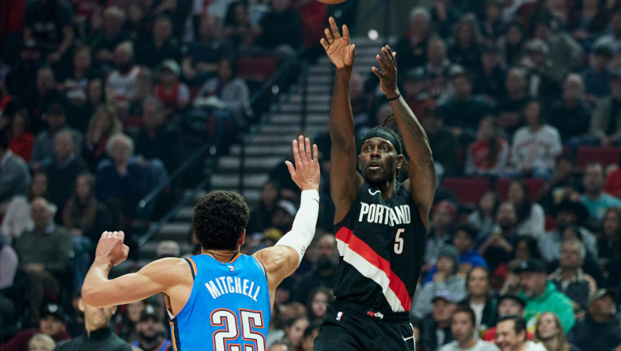 开拓者雷霆生死时刻：雷霆关键踩线三罚变两罚 开拓者爆冷雷霆