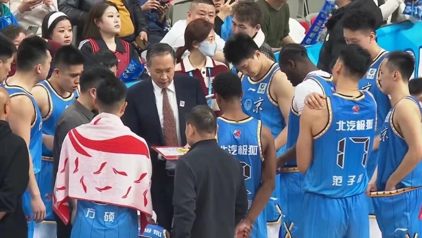 北京男篮签约麦基内幕曝光，年薪或达200万美元，CBA争冠格局变天