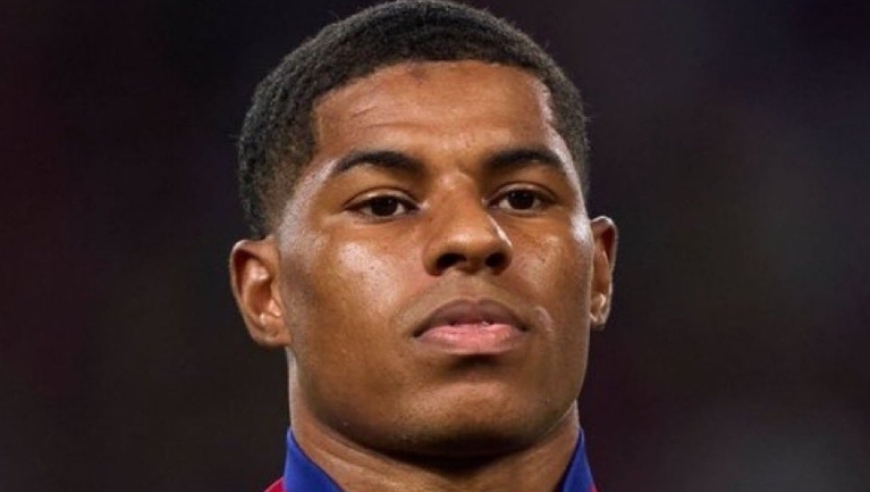 9球9助攻！拉什福德半程最佳引援，曼联太子为啥在巴萨打不上首发了