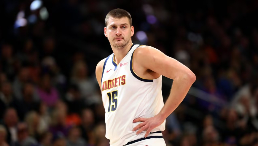 约基奇全明星赛出场5分钟，杜兰特质疑态度，徐静雨怒骂恶心