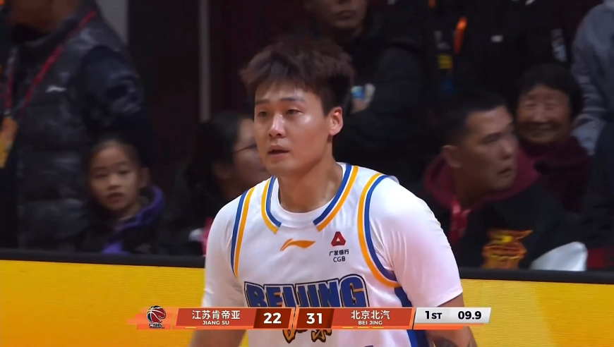 在场赢18分！赵睿北京队首秀10分4助攻集锦 妙传周琦飞天暴扣