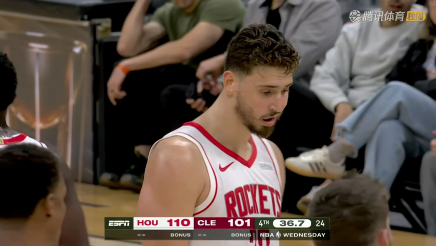 火箭骑士最后时刻：中锋中线拉开单打 申京连拿6分定胜局