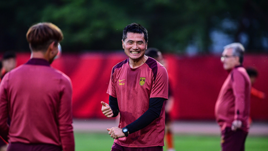 足球有数｜邵佳一什么打法？没有外援加持，国足攻防两端能靠谁？