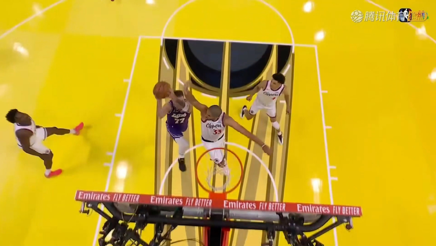 大聪明！斯玛特造进攻犯规解说直呼影帝 东契奇1打2再中神仙球