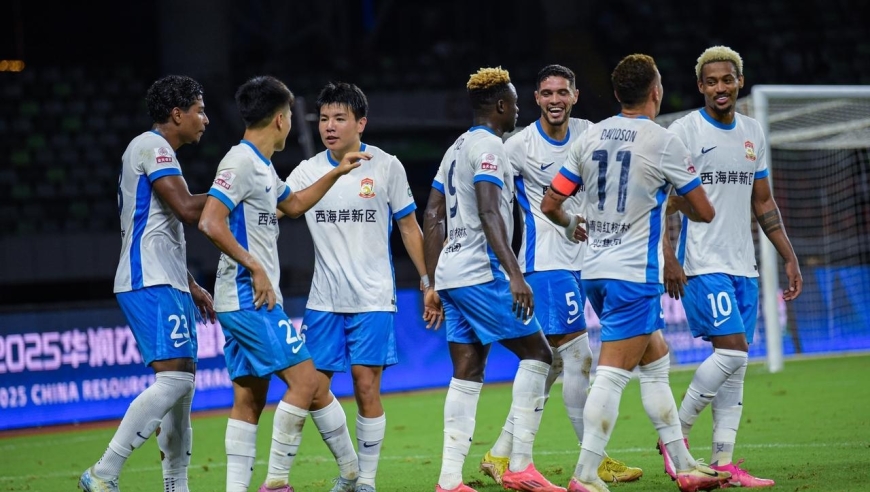 留洋又多一人，21岁国足小将冬窗登陆英超！风格很像卡塞米罗！