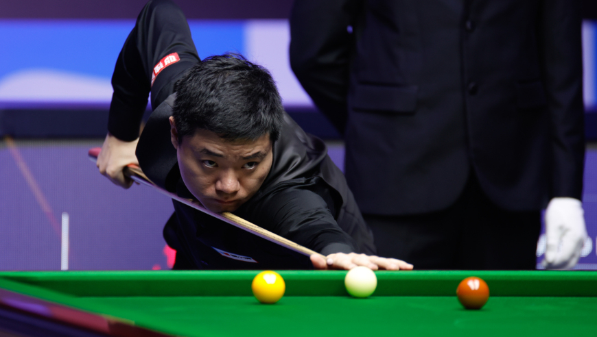 丁俊晖笑场！神级防守后失误，自由球葬送胜局｜体坛记忆