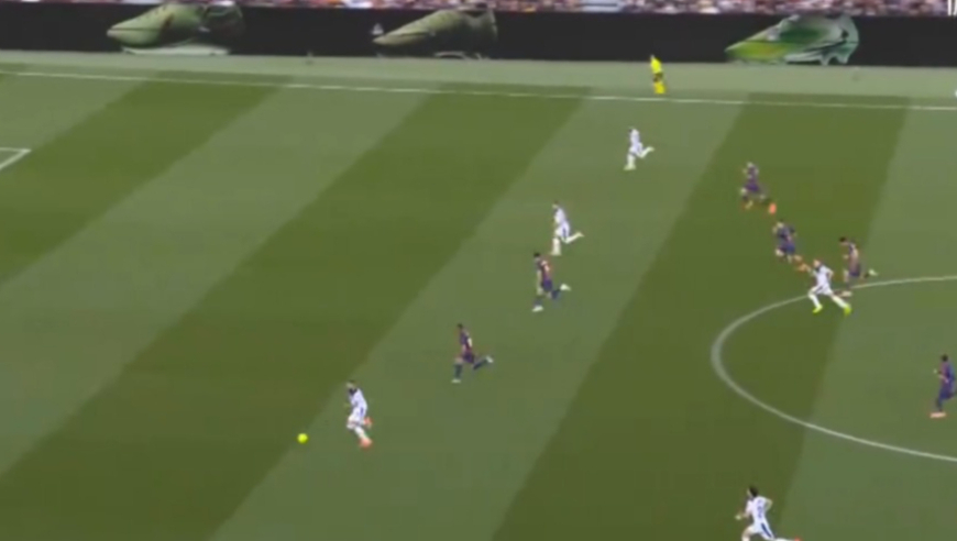 巴塞罗那战胜阿拉维斯 重回榜首