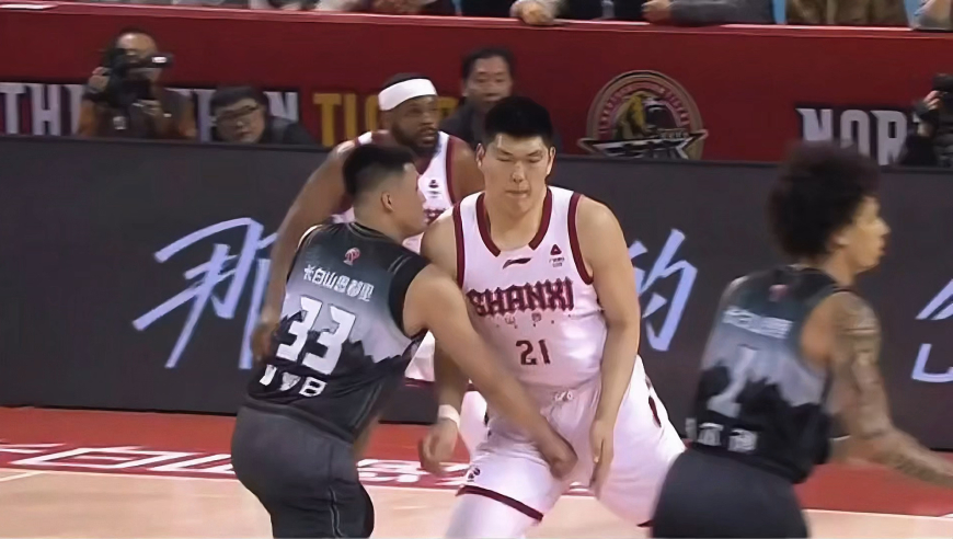 曾繁日挥拳击打刘传兴下体被驱逐离场，当时到底发生了什么？｜赛帧