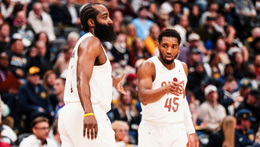 骑士险胜掘金四连胜！哈登关键三分米切尔罚球准绝杀 联手后两战全胜