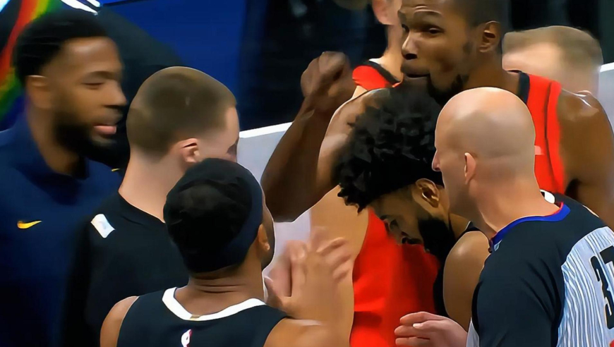 爆发冲突！杜兰特与掘金布朗激烈争吵 杜兰特手指布朗喋喋不休