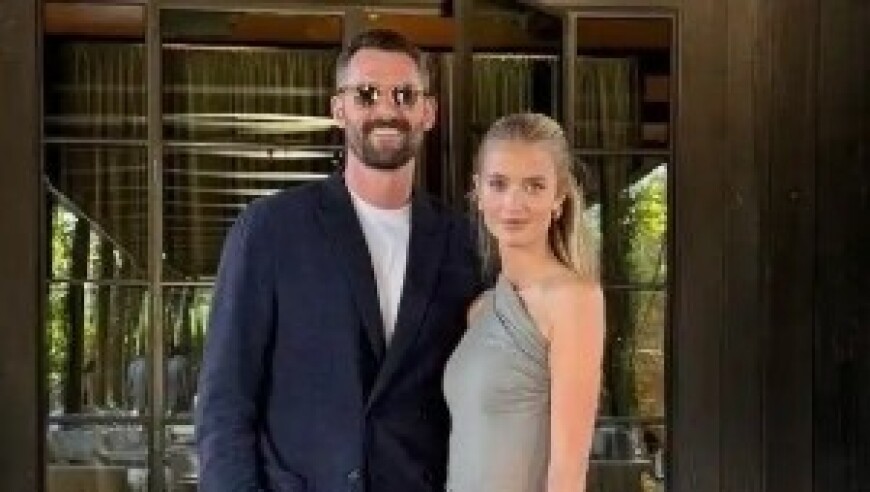高颜值夫妇！乐福美丽妻子晒合照为丈夫庆生：我会陪在你身边