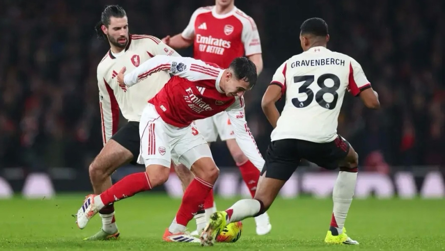 英超焦点战：阿森纳0-0利物浦 枪手7连胜终结 布拉德利吊射中楣