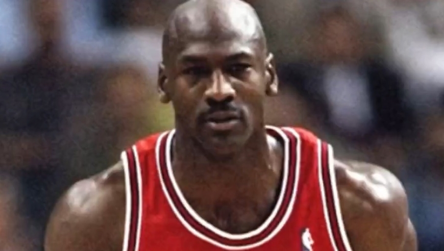 为了得到巅峰期的乔丹，各支NBA球队究竟付出了多大的代价？