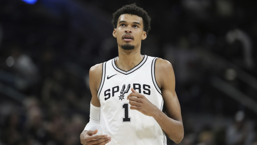 文班亚马vs热火27分18篮板5盖帽集锦：攻防一体助马刺开季全胜