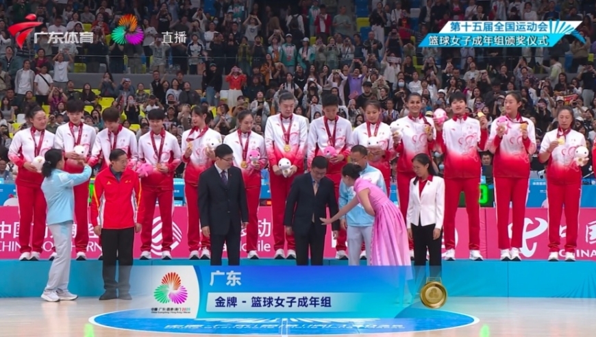 74-68！郑薇打出高水平，宫鲁鸣学着点吧，广东全运奖金很丰厚