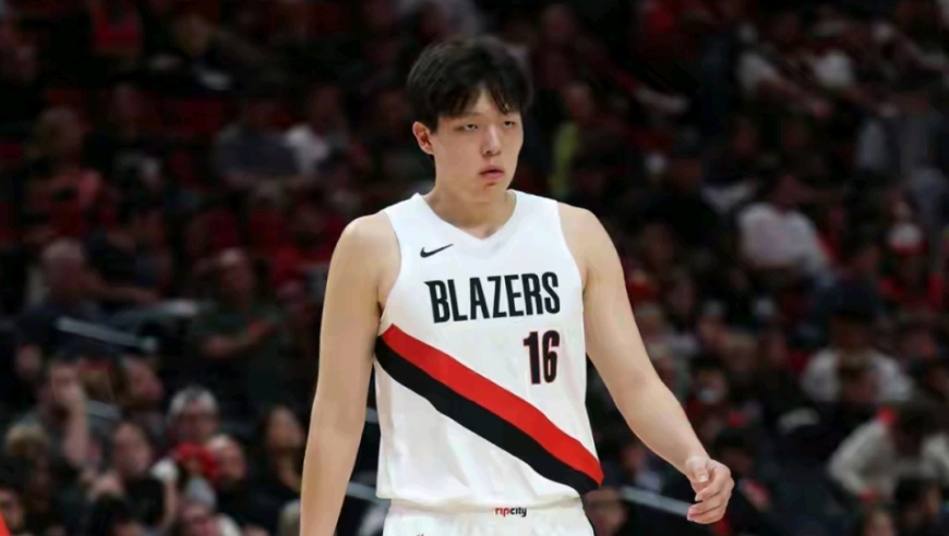 持续进步！杨瀚森vs勇士9分6板1助1帽集锦，招牌假传真投耍得对手找不到北