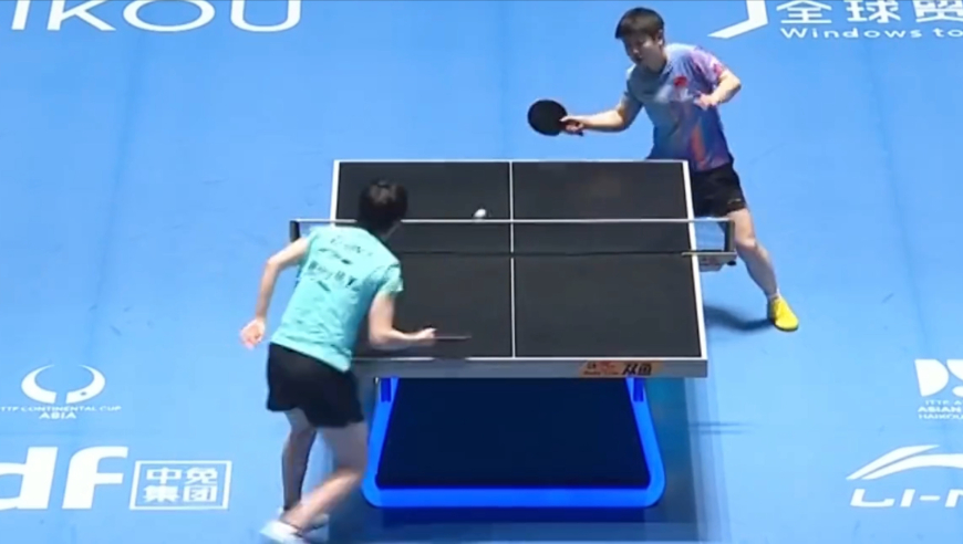 体坛记忆|亚洲杯再现争议瞬间！孙颖莎王曼昱关键球引热议，到底擦没擦边？