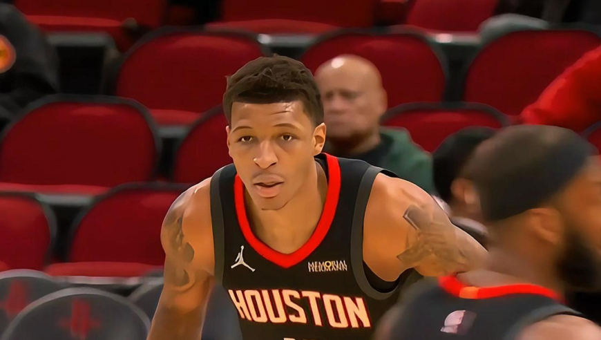 对轰！火箭小贾两次干拔回应雷霆切特两次强杀篮下一分钟对轰10分