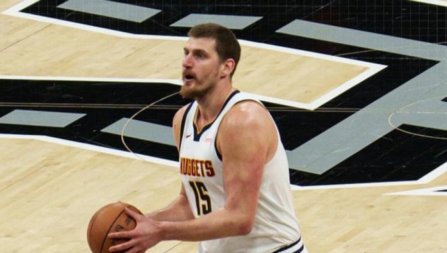 文班缺阵太子空砍三双，约基奇31+20+12穆雷39分，掘金复仇马刺