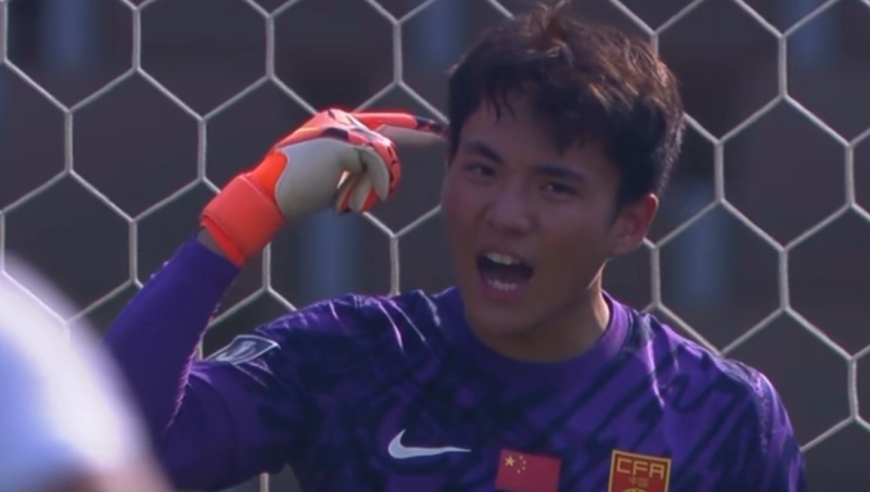 门神！多角度回看李昊上半场两次神扑，力保球门不失