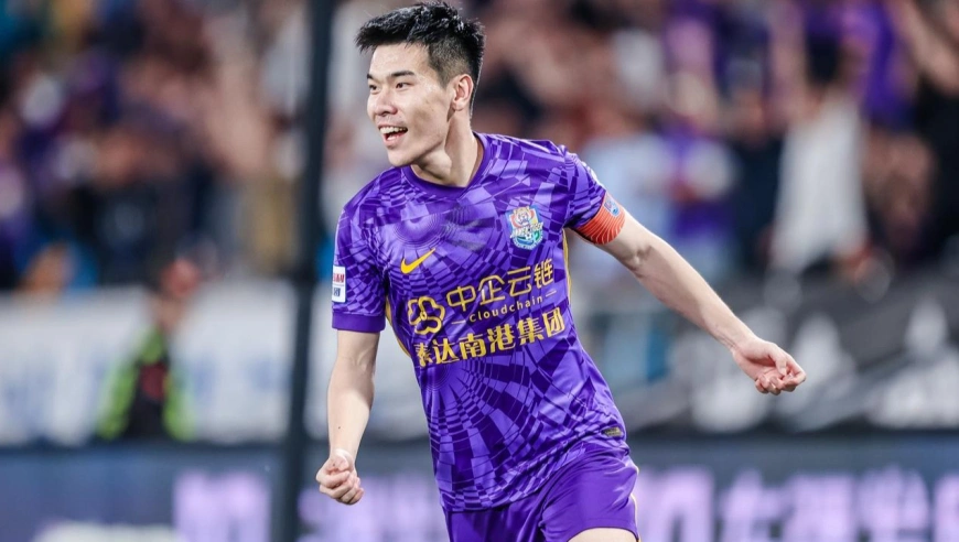 中超天津1-0河南三连胜：门将扑救送礼王秋明补射空门神仙球被吹