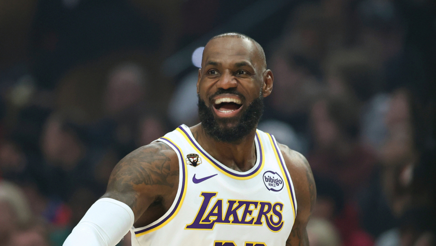 湖人连场惨败引热议！詹姆斯单核提前投降 湖媒呼吁赶紧解雇佩林卡