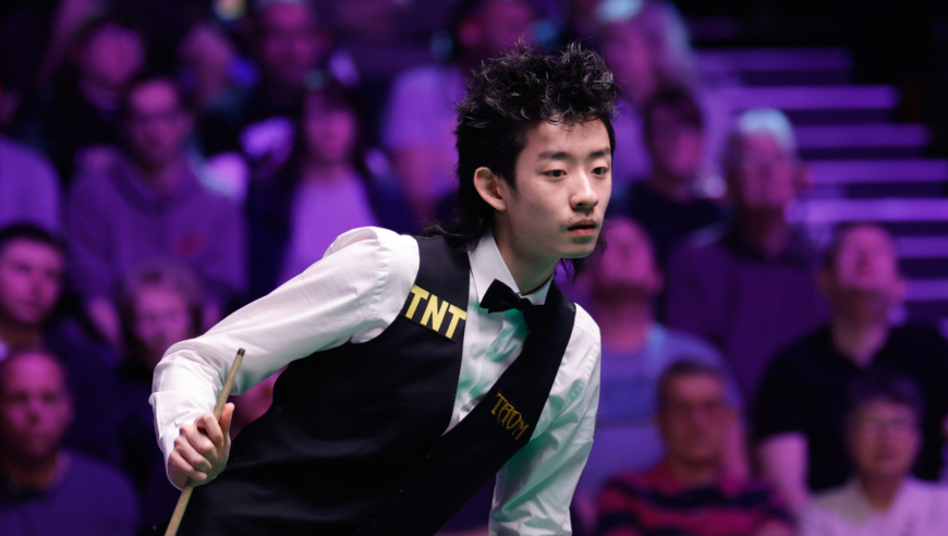 两颗贴库死球如何解决？吴宜泽连续炸裂K球秀翻全场 打得墨菲直撇嘴