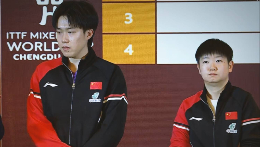 笑喷！孙颖莎抽签发现王楚钦站错位置后指出，大头一脸尴尬速速照办