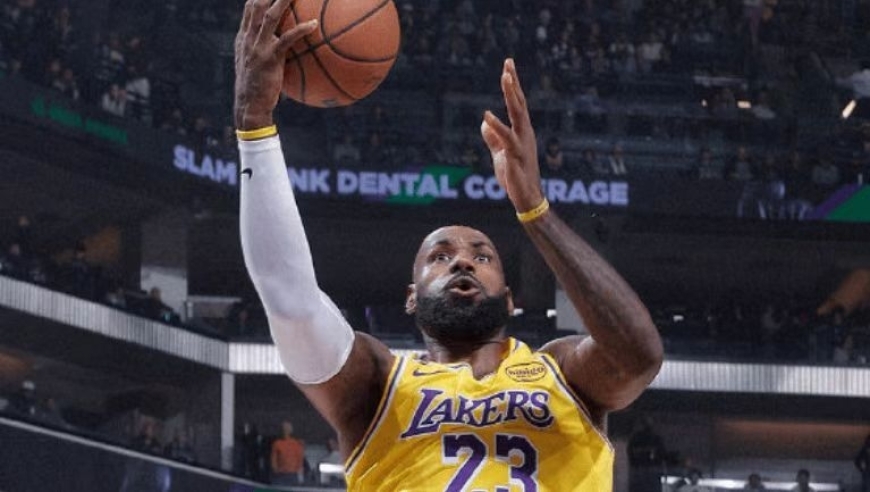 东契奇空砍42+8！老詹22分也尽力，难耐湖人旧将轰48+15，弑旧主