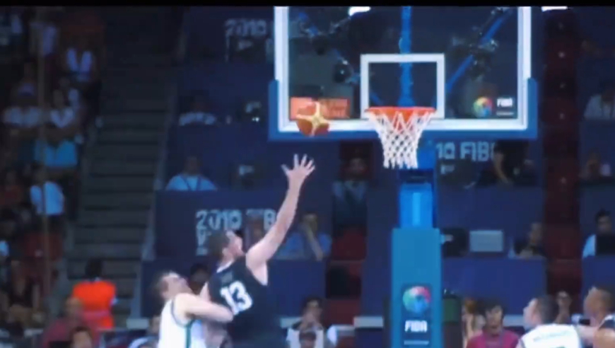 打到老板下跪膜拜，巅峰克莱汤普森到底有多强｜篮球故事