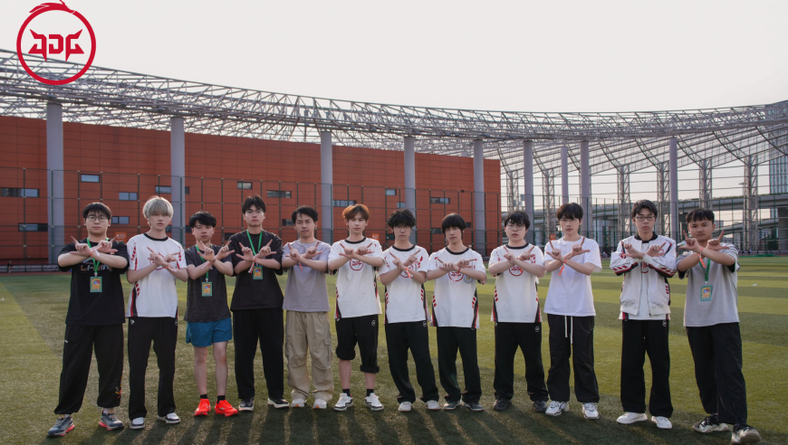 JDG飞牛锁定？三位FMVP选手可能在一队，“牛胖融”能否带飞无畏？