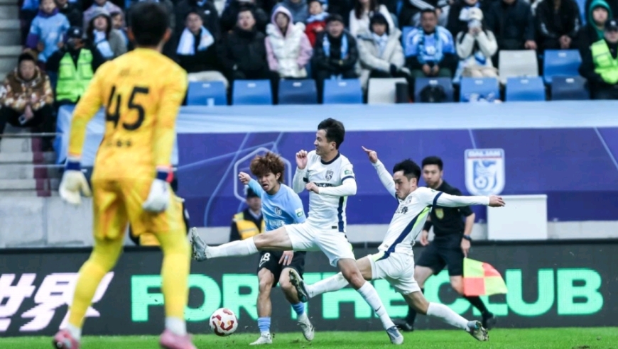 大连险绝杀！英博0-0三镇：最后遭门线解围+武汉门将神扑