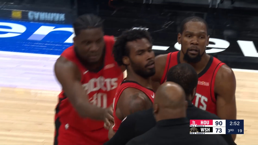 火爆冲突完整版！伊森推倒沃特金森遭驱逐后者吃T 特雷杨活球进场同遭驱逐