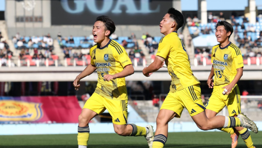 圆月弯刀！日本104届高中足球赛单场三粒神仙球回放：极限挑射