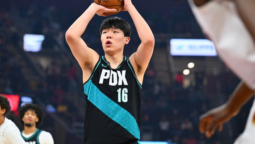 开拓者做出重要决定！杨瀚森获上位契机，球迷开始算日子了！