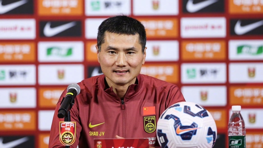 邵佳一谈国家队选人争议：年龄不是硬性标准，C罗40岁还在继续