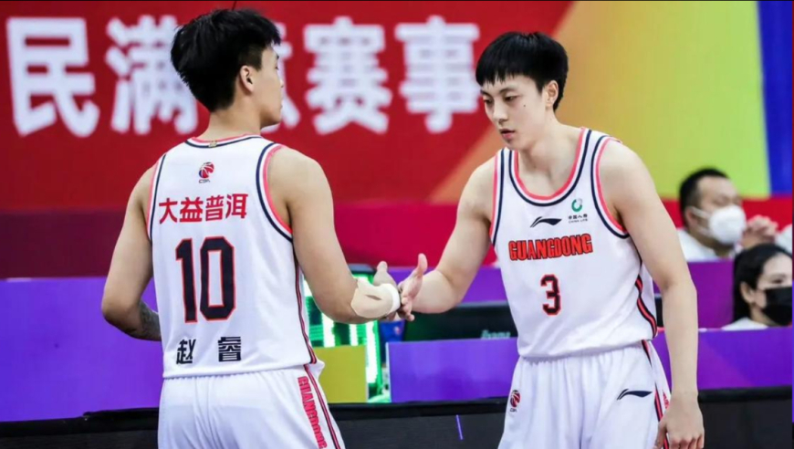 打法性格均互补！从俱乐部到国家队，这2人才是男篮后场最佳搭档